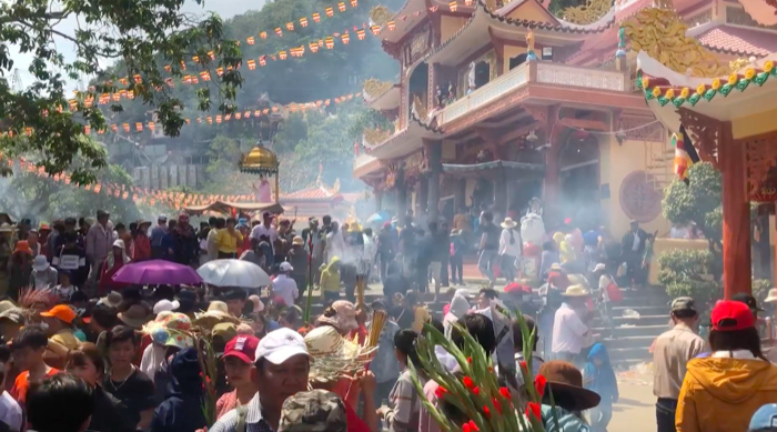 Chùa Bà Đen – Tây ninh: Đầu năm đi hành hương