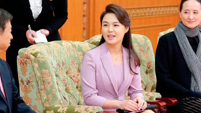 Đệ nhất phu nhân Triều Tiên Ri Sol-ju cũng là vợ ông Kim Jong-un vắng bóng bí ẩn suốt 4 tháng