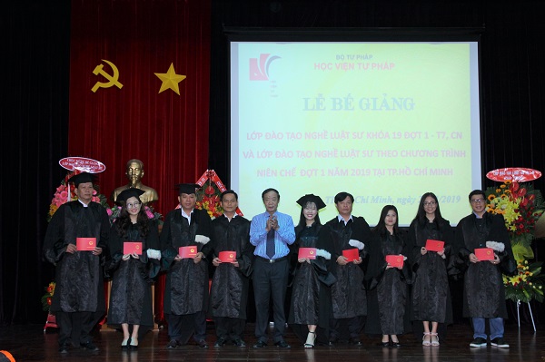 Các lớp đào tạo nghề luật sư năm 2019 tại Thành phố Hồ Chí Minh đã tiến hành bế giảng