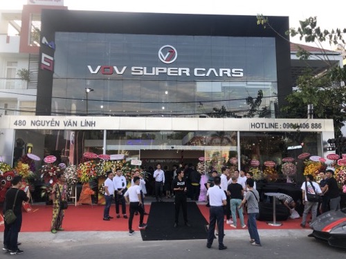 Quận 7 (TP.HCM): Tưng bừng khai trương Showroom VOV Super Cars